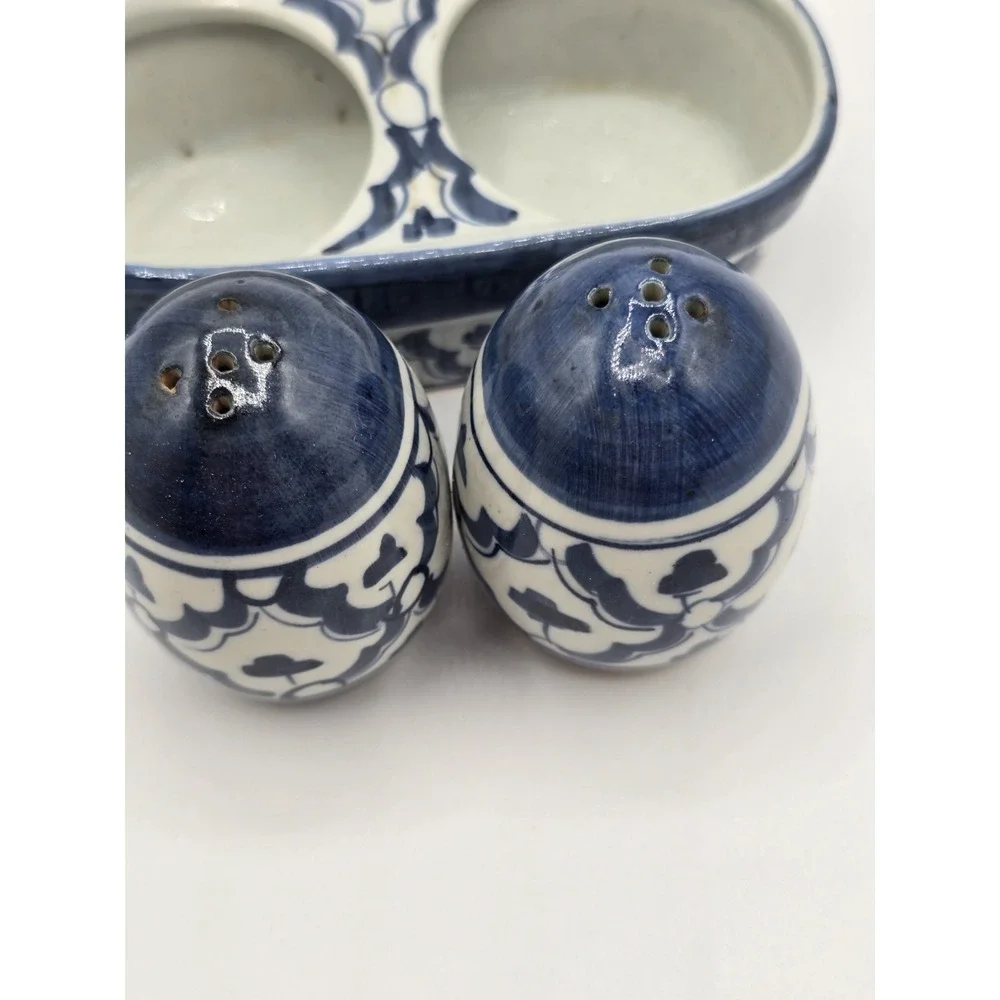 Vintage Ceramic Salt and Pepper‎ Shakers Blue White Egg Shaped in Tray Geometric